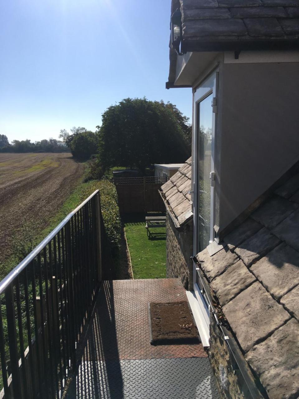 The Old Spotted Cow Marston Meysey Exterior photo