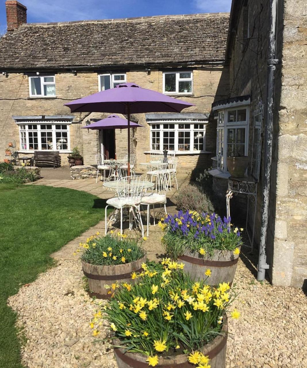 The Old Spotted Cow Marston Meysey Exterior photo